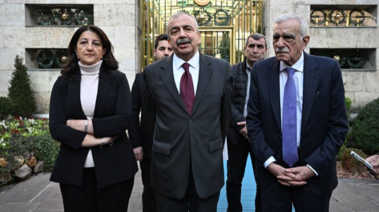 Sirri Sureyya Onder Yerine Yeni Bir Isim Mi Gorevlendirilecek Dem Partiden Aciklama