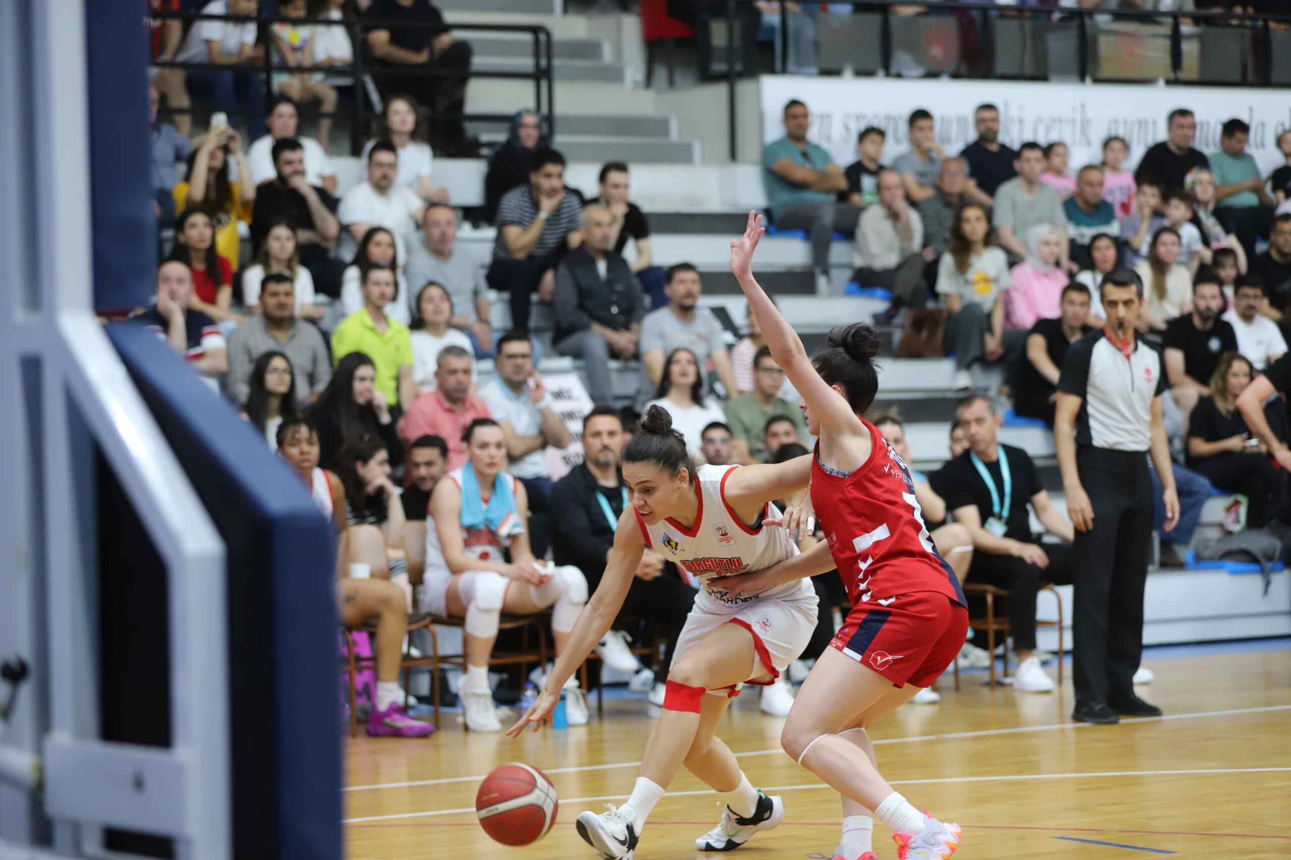 Turgutlu Belediyespor Kadın Basketbol Takımı