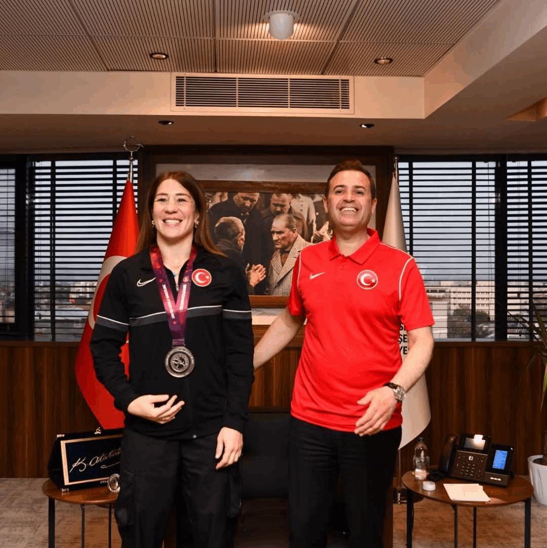 Yasemin Adar Yiğit