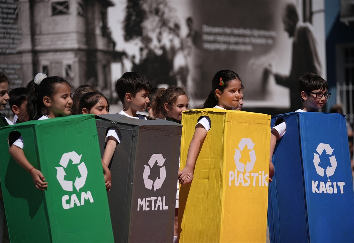 izmir İzmir’de sıfır atık defilesi