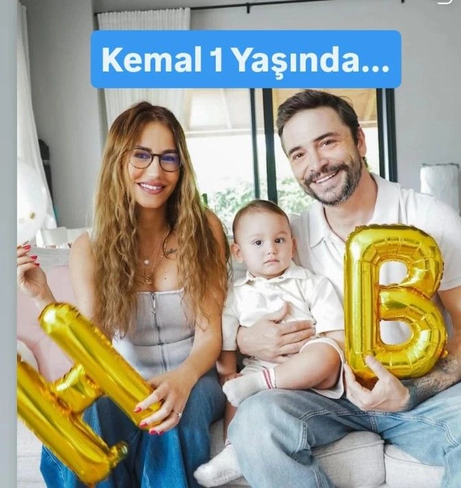 Ahmet Kural Ve Ailesi