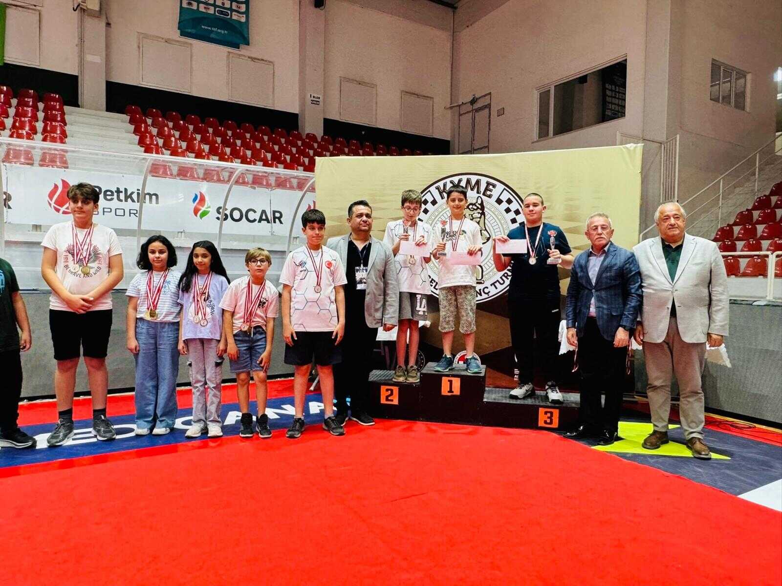 Aliağa Belediyesi Spor Salonu