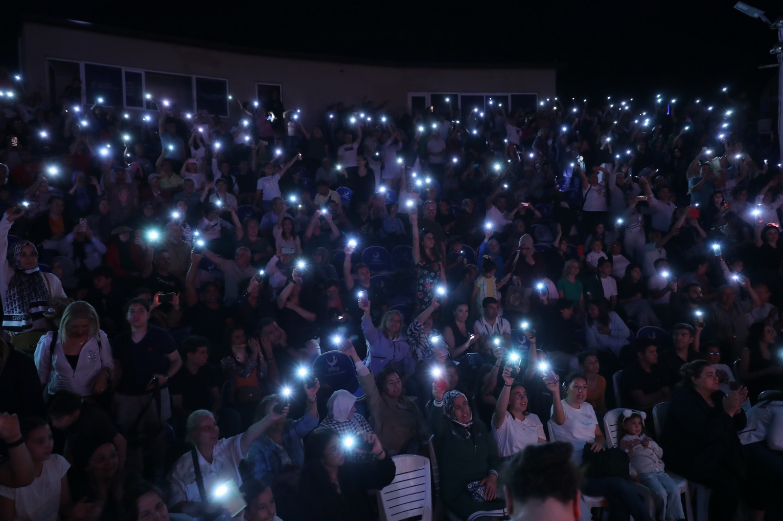 Müziğin kalbi Aliağa'da attı: Enstrümanların dansı