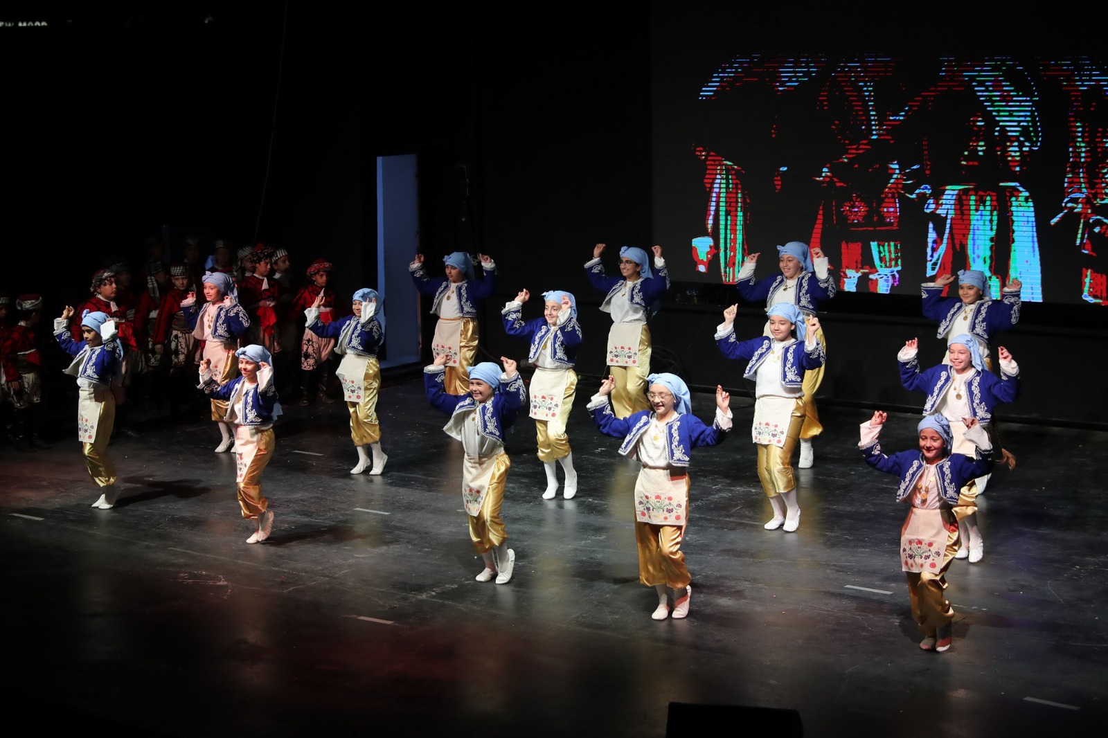 Türk Müziğinin büyüsü ve genç yeteneklerin neşesi