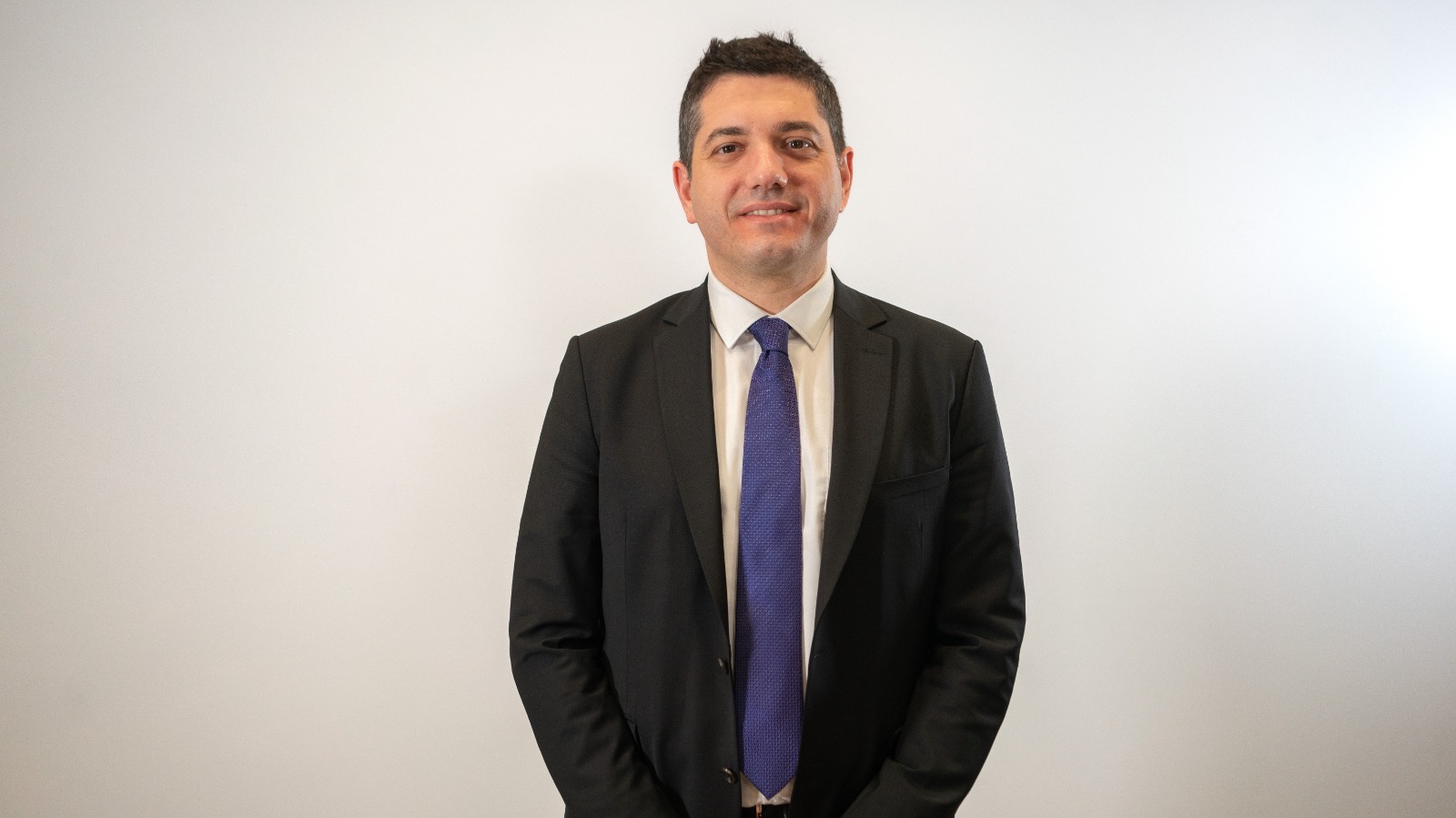 Alp Avni Yelkenbiçer