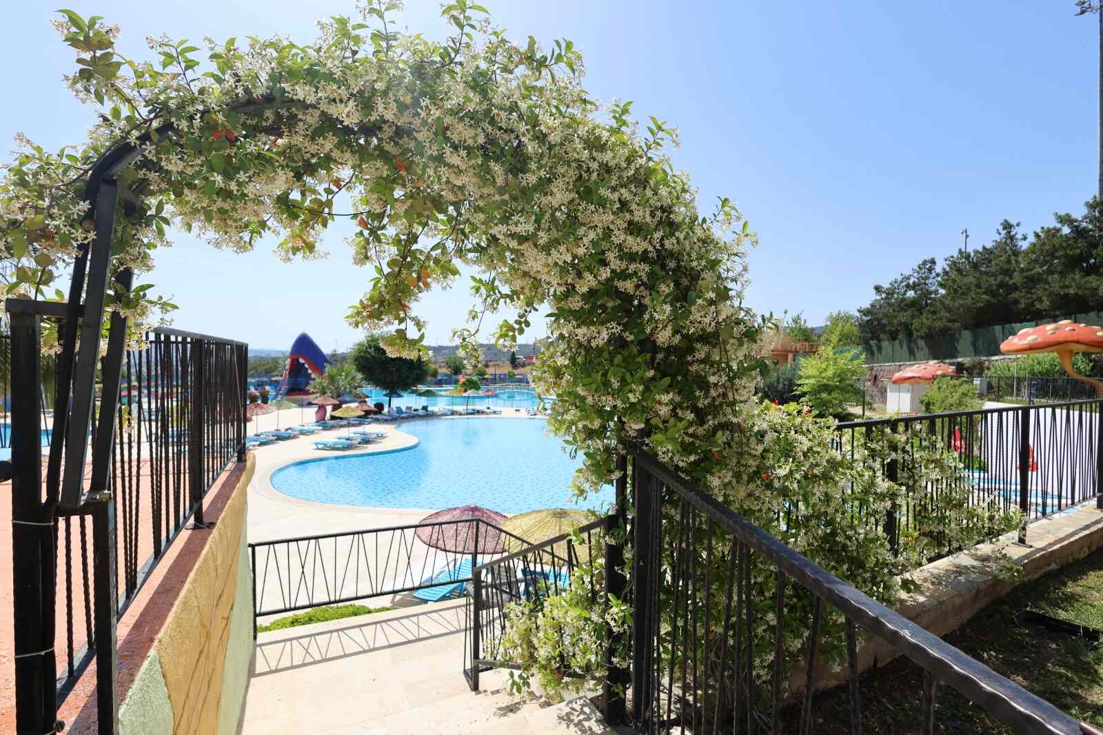 Aqua Yaşam Yüzme Havuzu