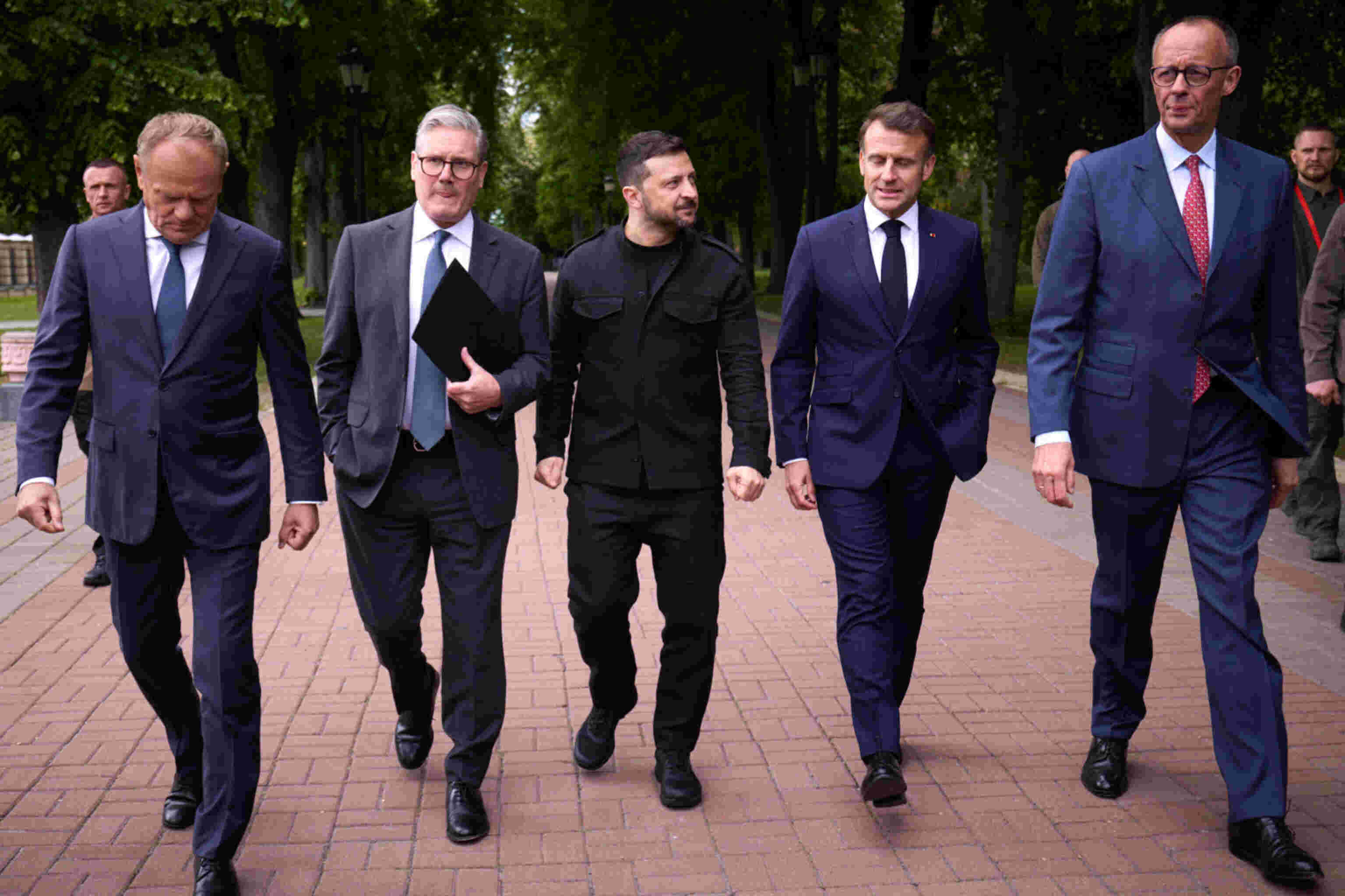 Avrupalı liderler ateşkes için bastırıyor