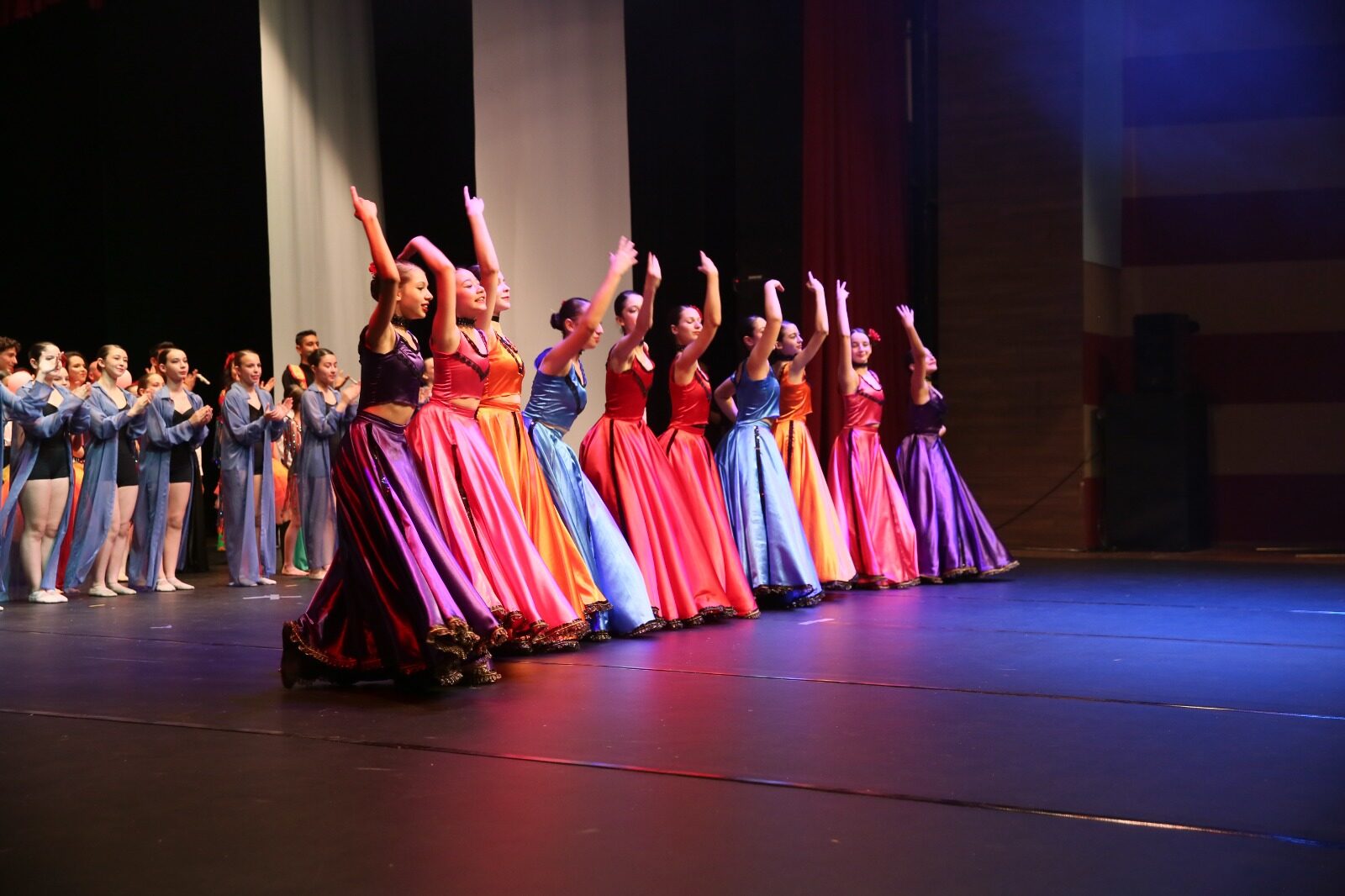 Bale-Türk Halk Dansları ve Modern Dans Topluluğu