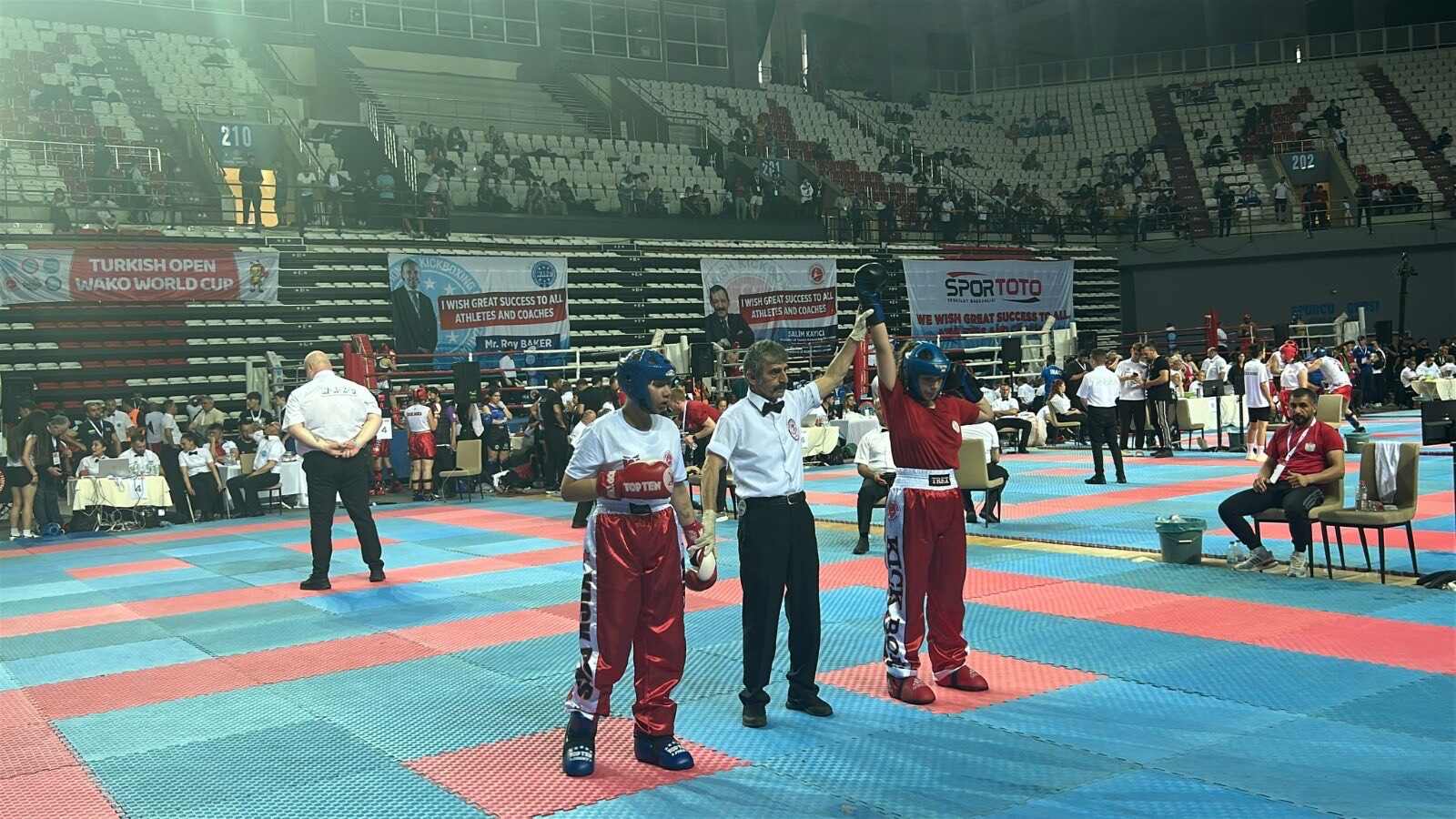 Bayraklı Belediyesi Spor Kulübü