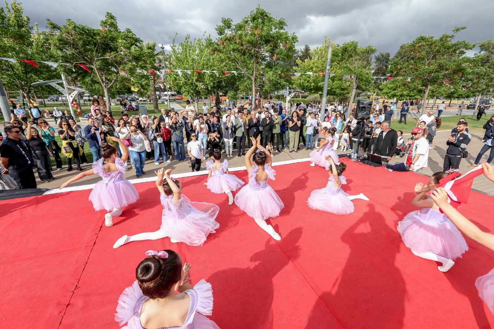Bayraklı Gençlik ve Spor Festivali