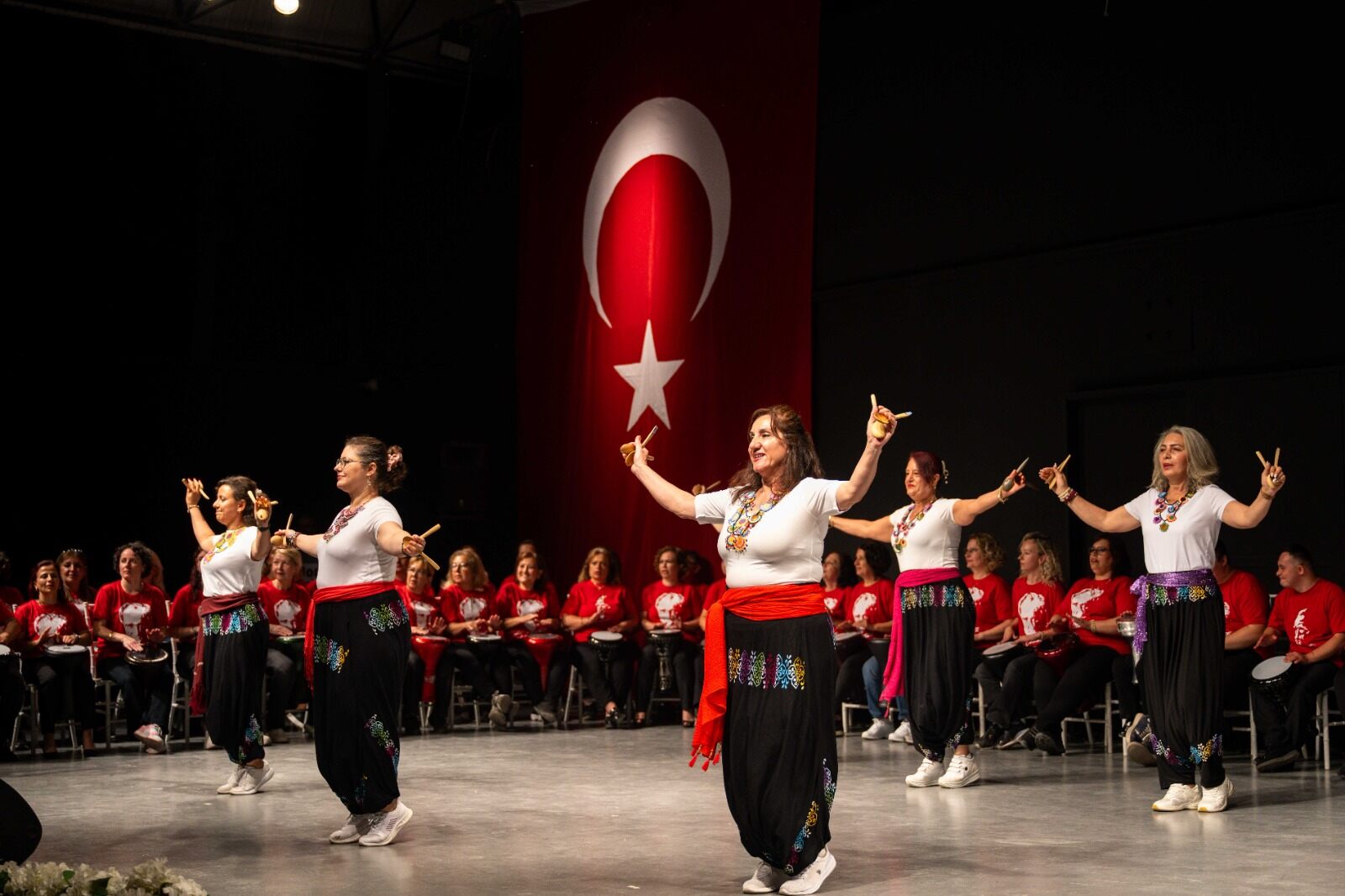 Bornova Ayfer Feray Açıkhava Tiyatrosu