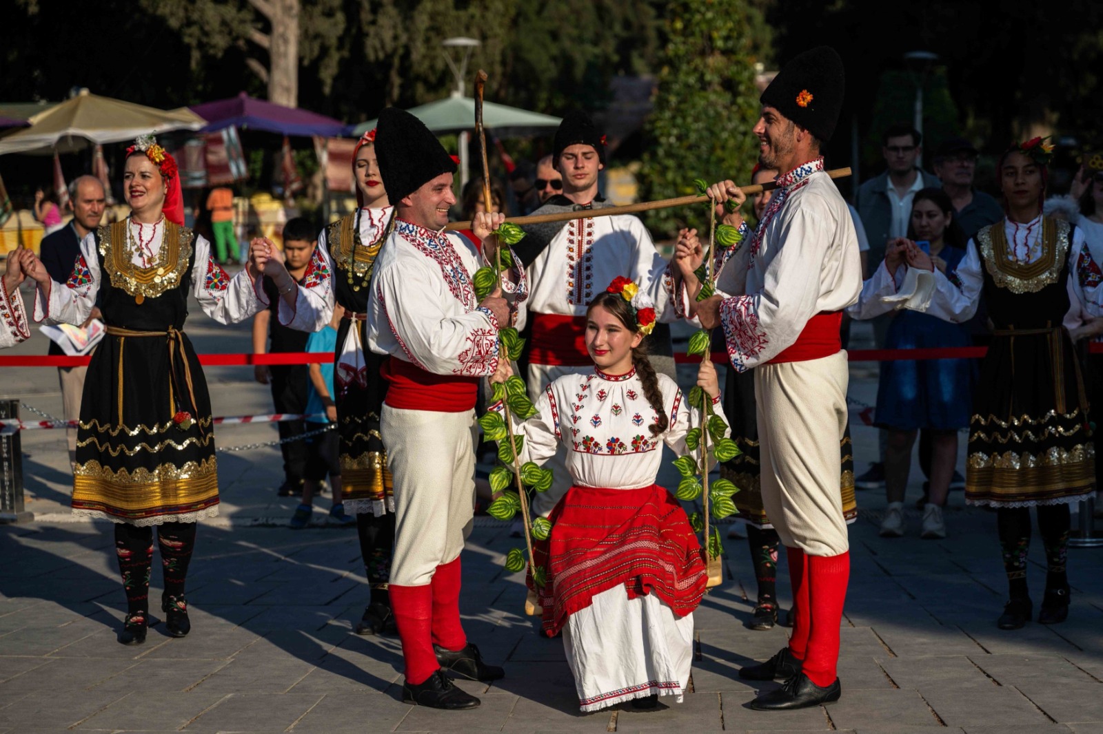 Büyükpark'ta kültür şöleni ve sıra gecesi coşkusu