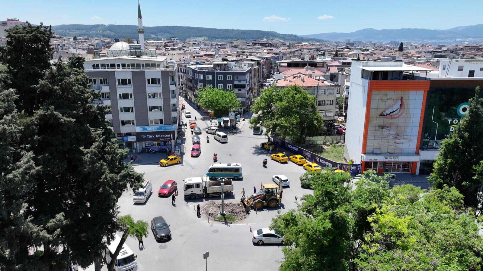 Buca Üçkuyular Meydanı