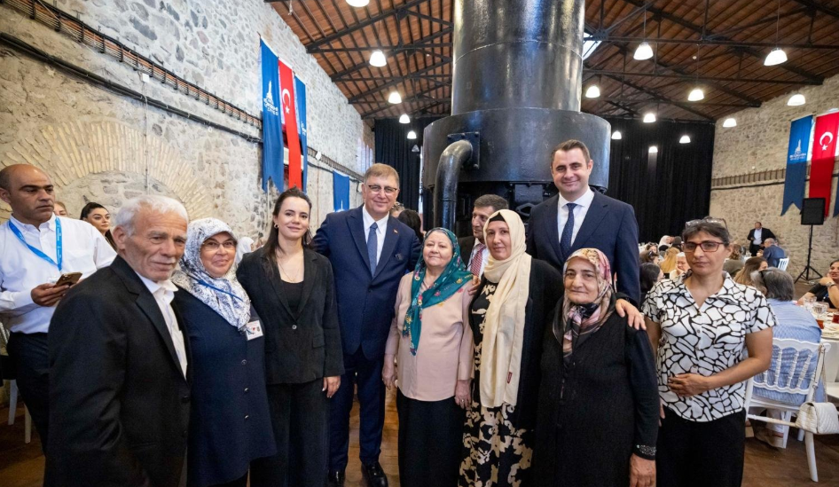 ANNELER GÜNÜ
