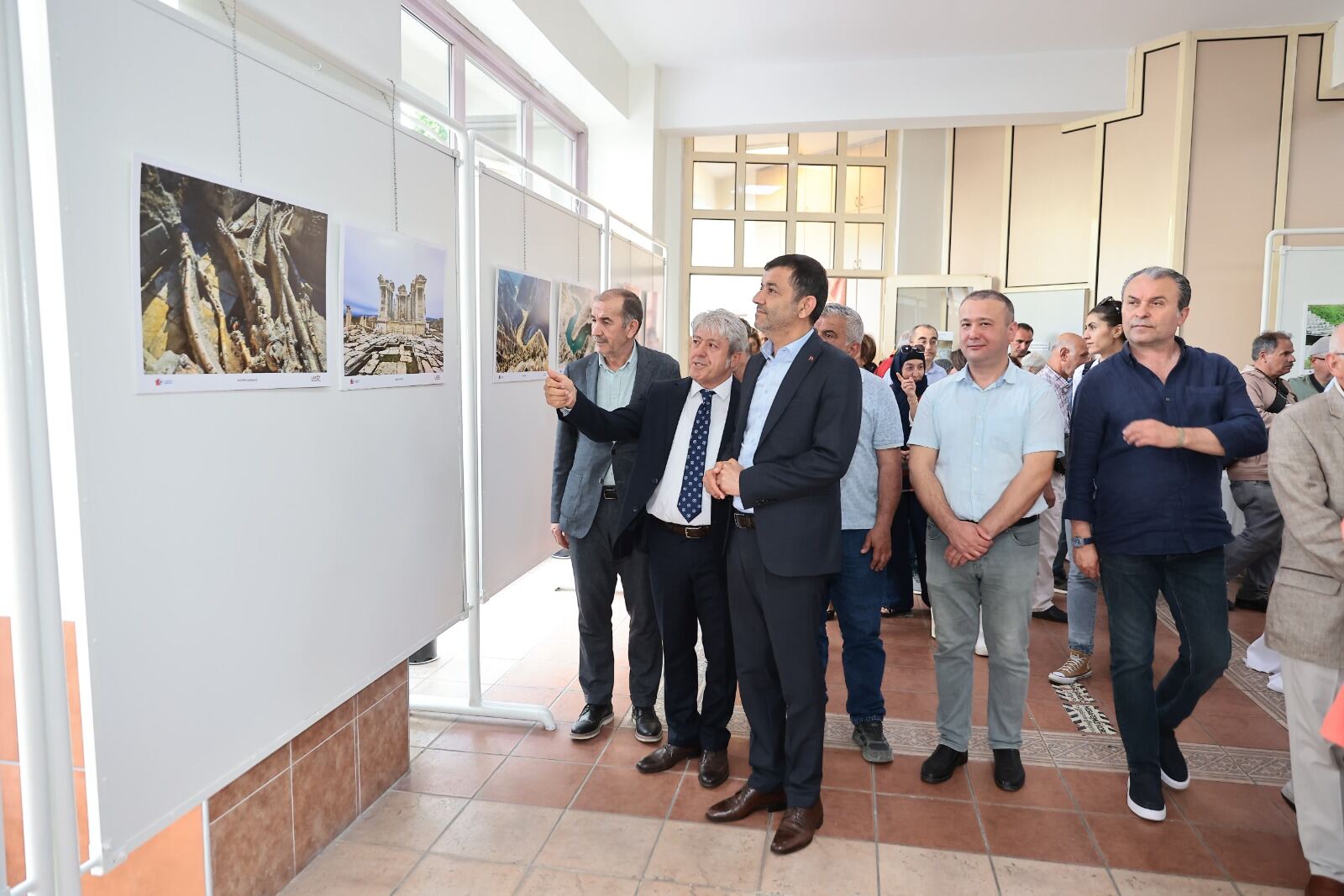 Denizli Büyükşehir Belediyesi Turan Bahadır Sergi Salonu