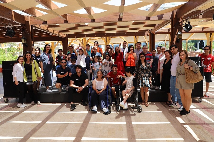 Engelleri aşan mutluluk: Menderes’te özel bireyler için anlamlı buluşma
