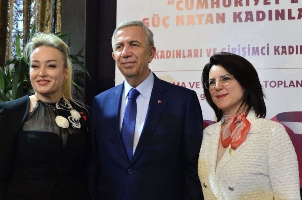 Emel Uslu Atik Kimdir