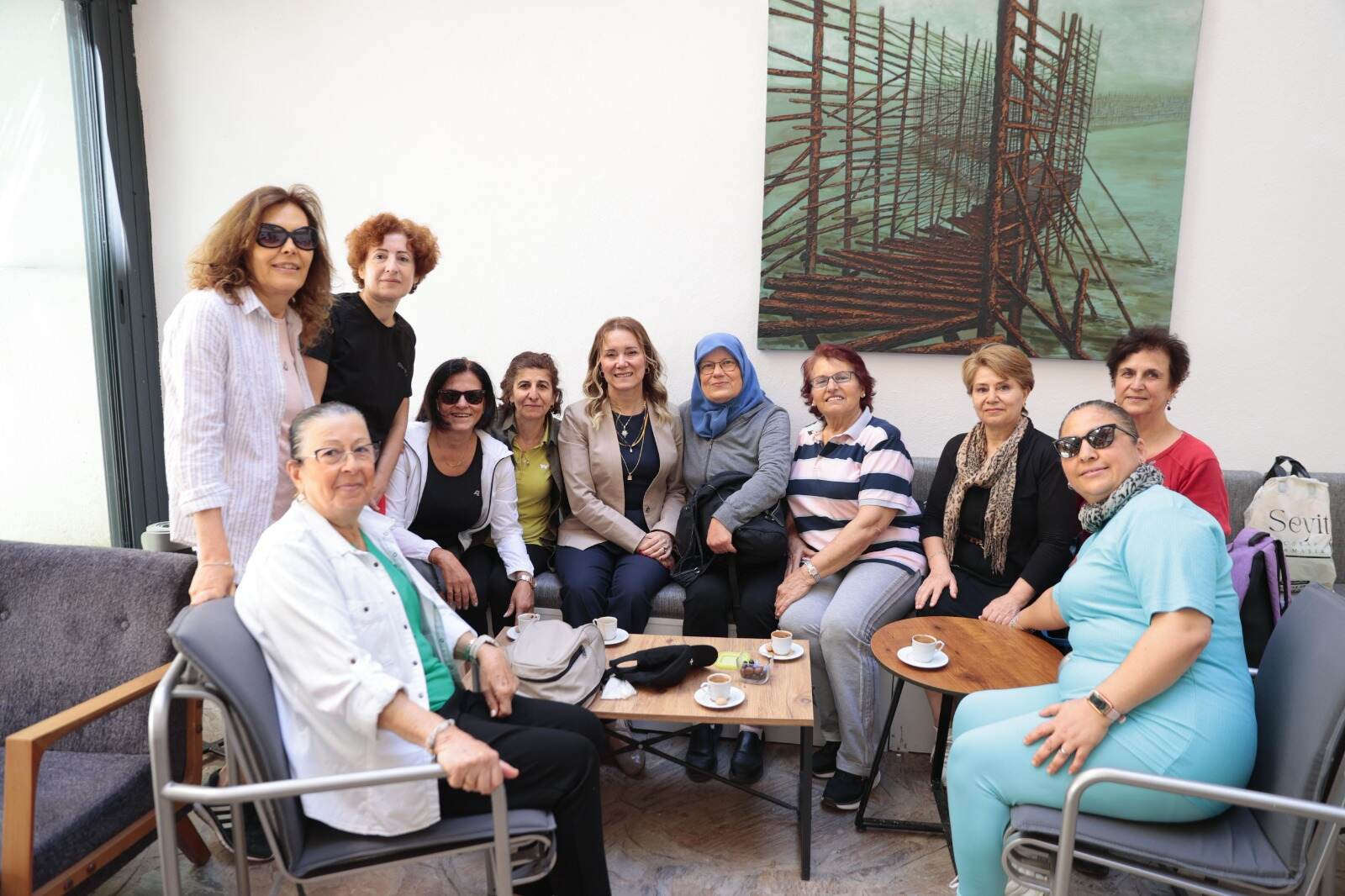 Güzelyalı Cumhuriyet Kütüphanesi