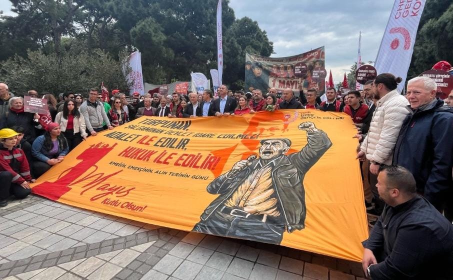 Türk İş ve DİSK kortejleri yürüyüşe başladı