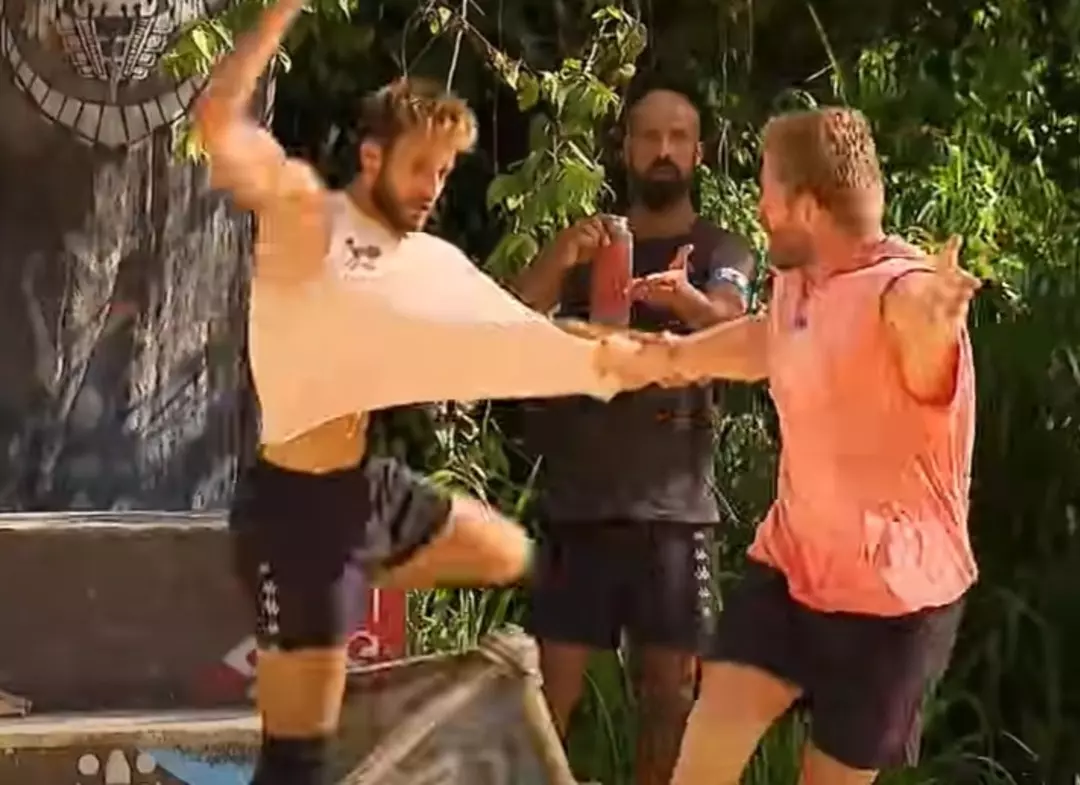 Çekiştirip sürükledi