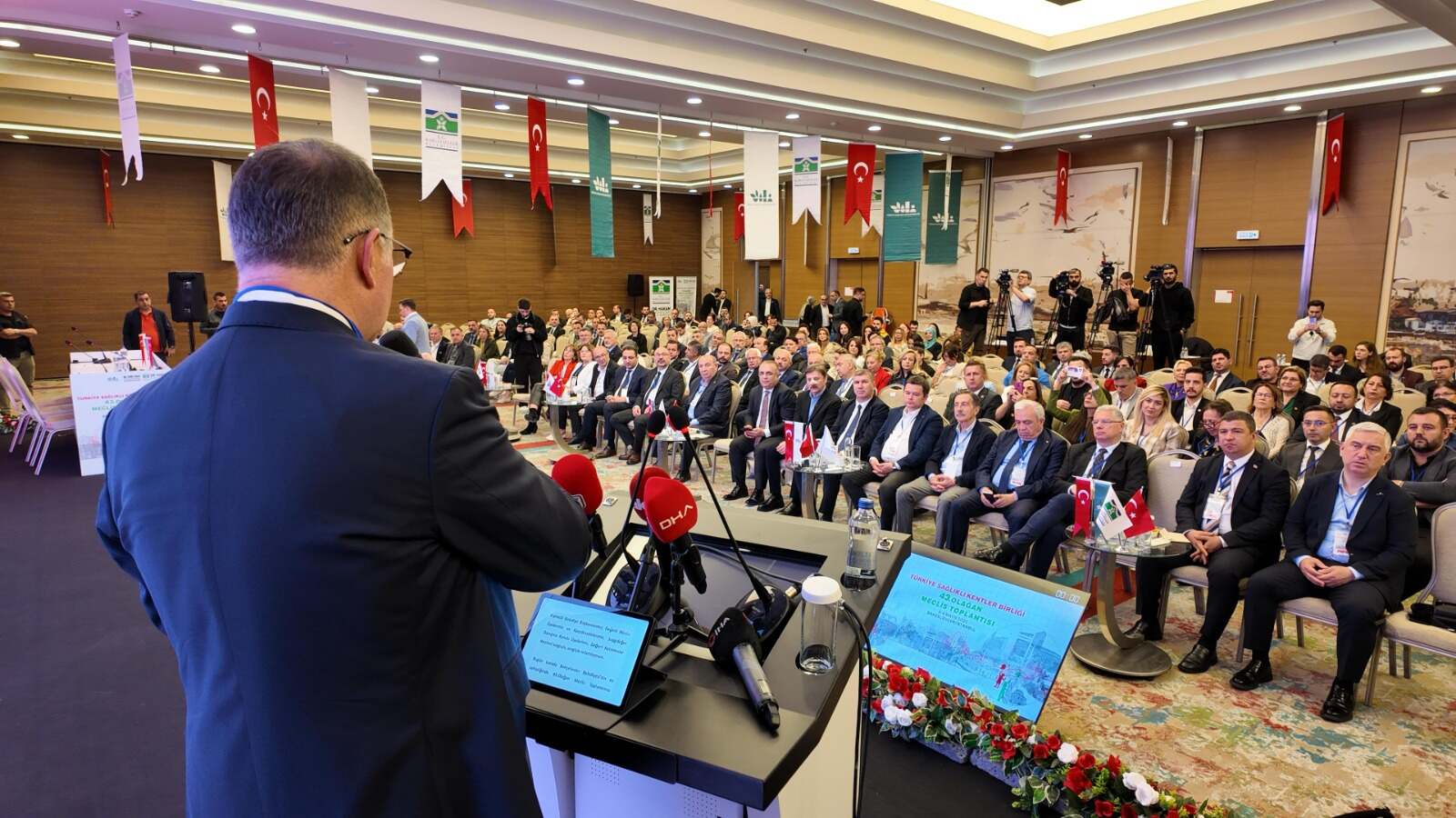 İzmir Büyükşehir Belediye Başkanı