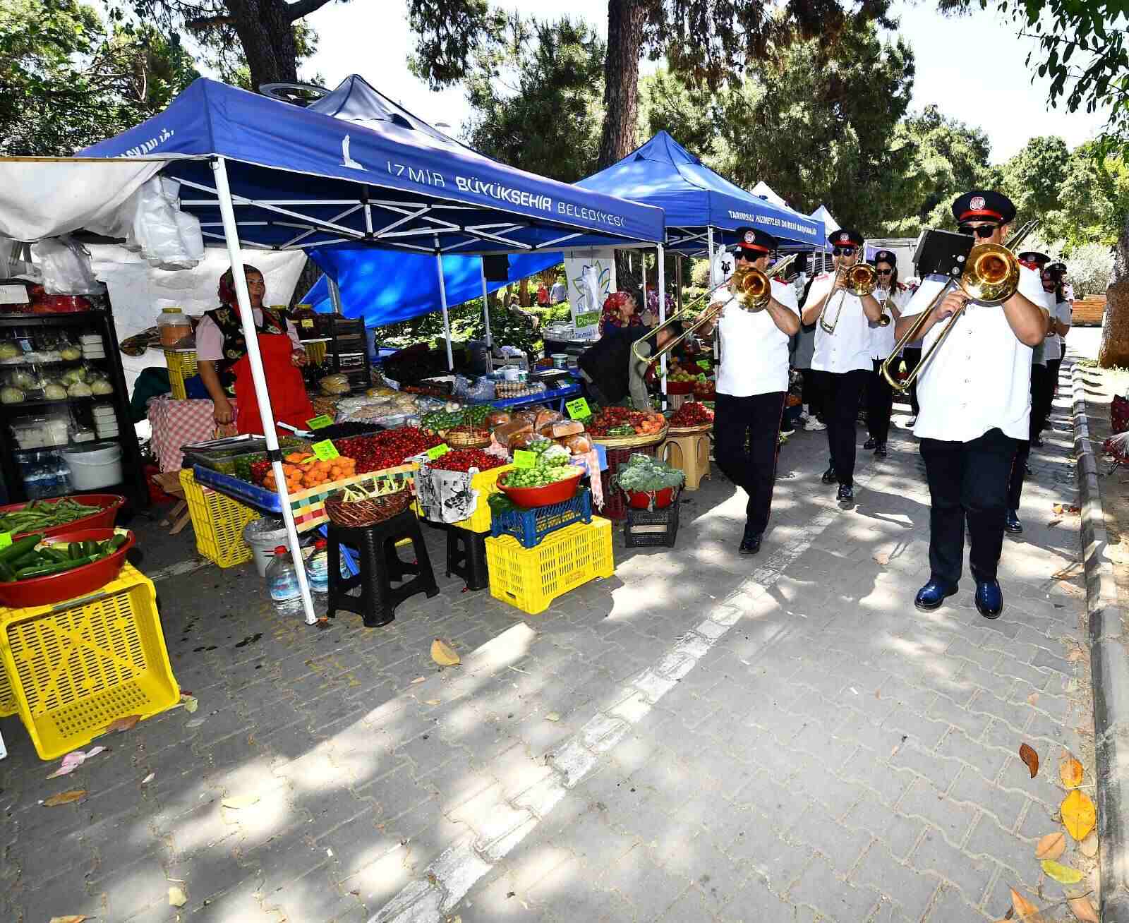 İzmir Büyükşehir Belediyesi Bandosu