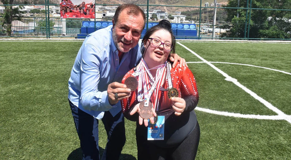 Izmir Down Sendromlu Sporcu Selin Durgut 1