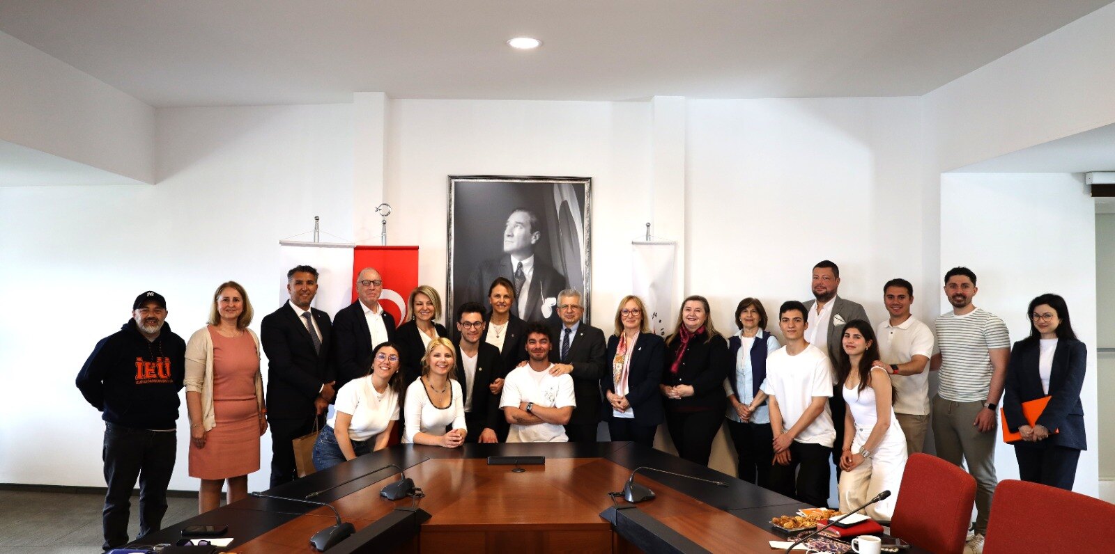 İzmir Ekonomi Üniversitesi