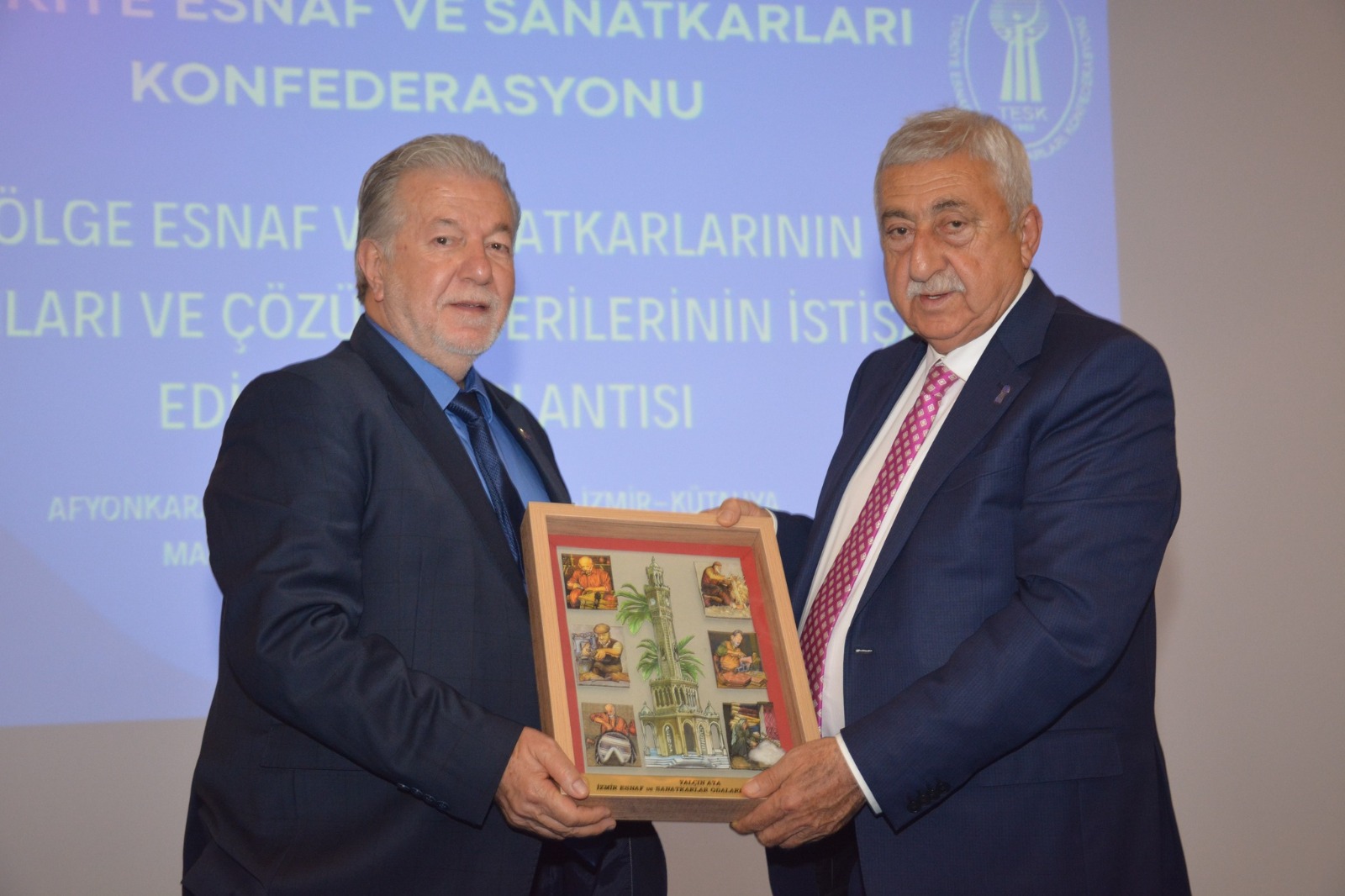 İzmir ev sahipliğinde esnafın geleceği masaya yatırıldı