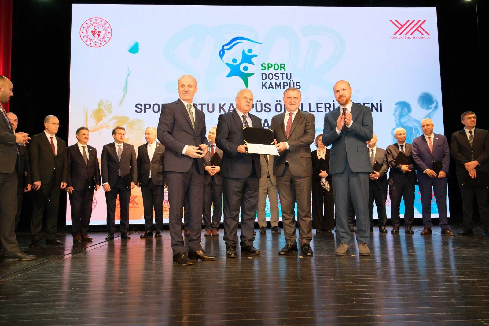İzmir İKÇÜ’nün spor altyapısına özel ödül!