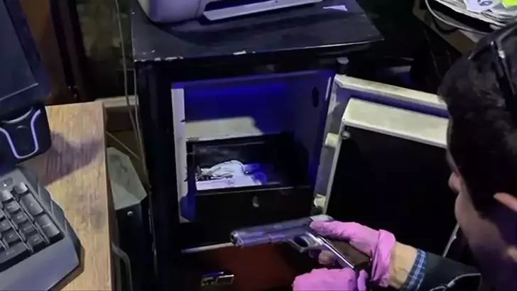 Izmir Silah Ticareti 1