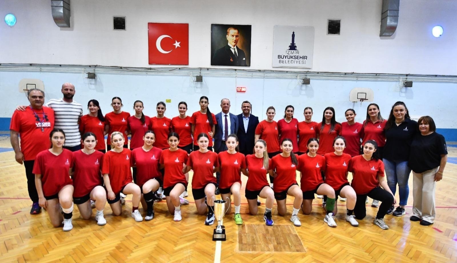 Başkan Tugay: "Fabrika bacası tütmeye başlayacak!"