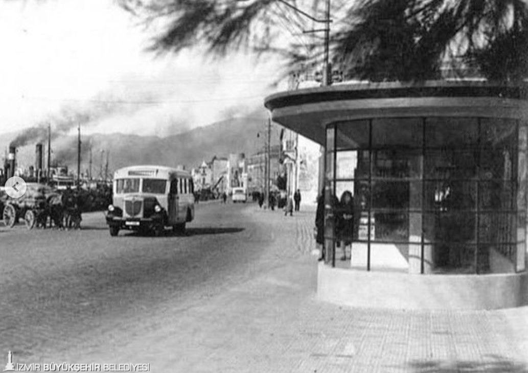 Izmire Nostaljik Durak (2)