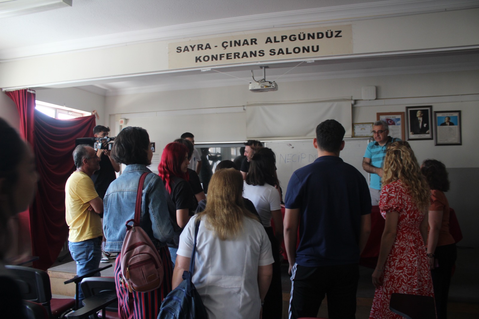 Karşıyaka Necip Demir Ticaret Mesleki Ve Teknik Anadolu Lisesi