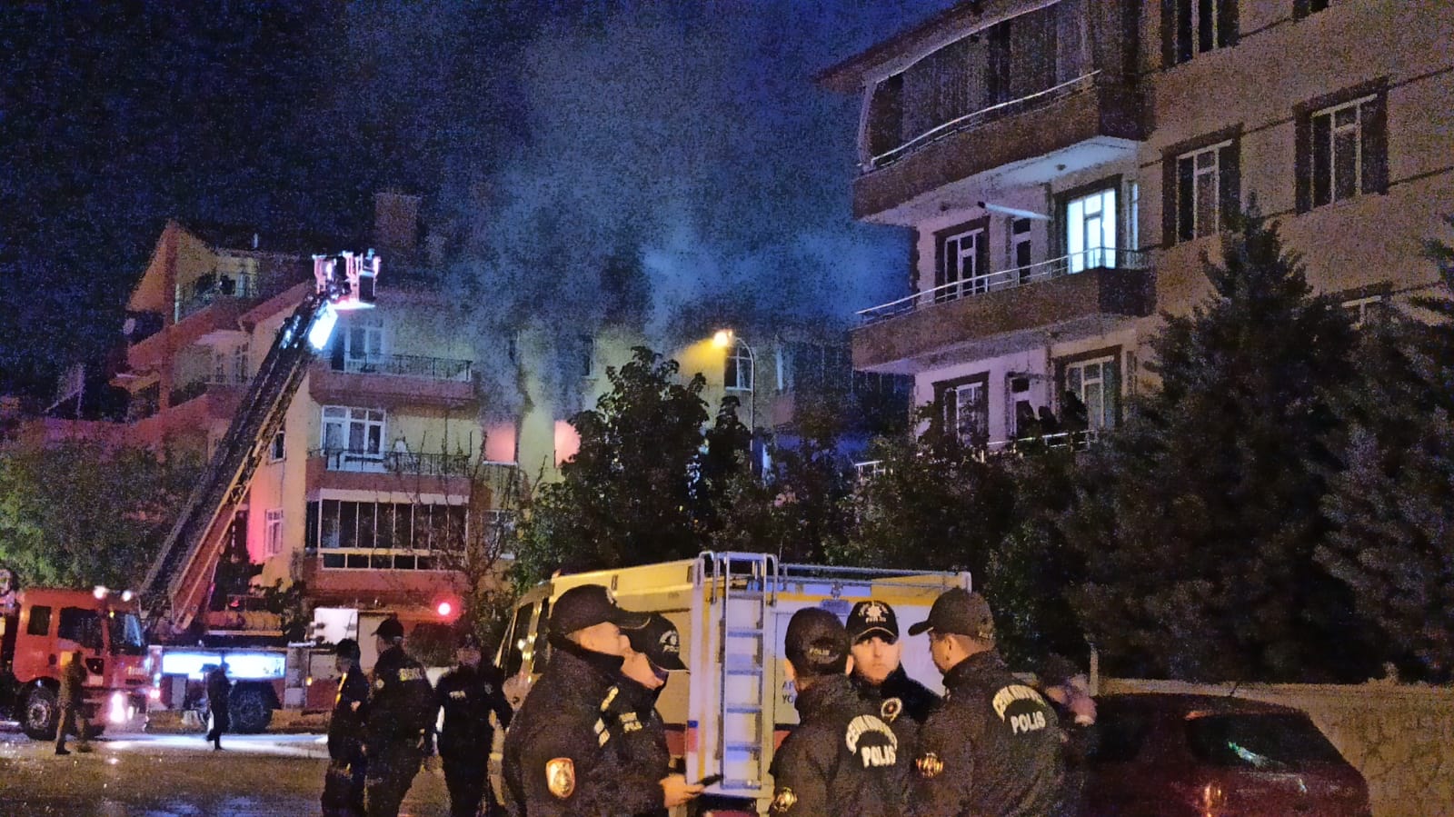 Ekipler seferber oldu, yangın kontrol altına alındı