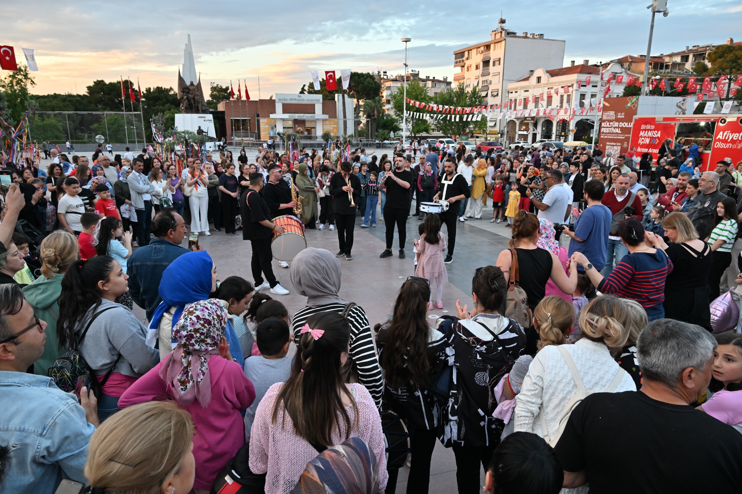 Manisa’da Baharın Gelişi Hıdırellez Şenliği Ile Kutlandı (12)