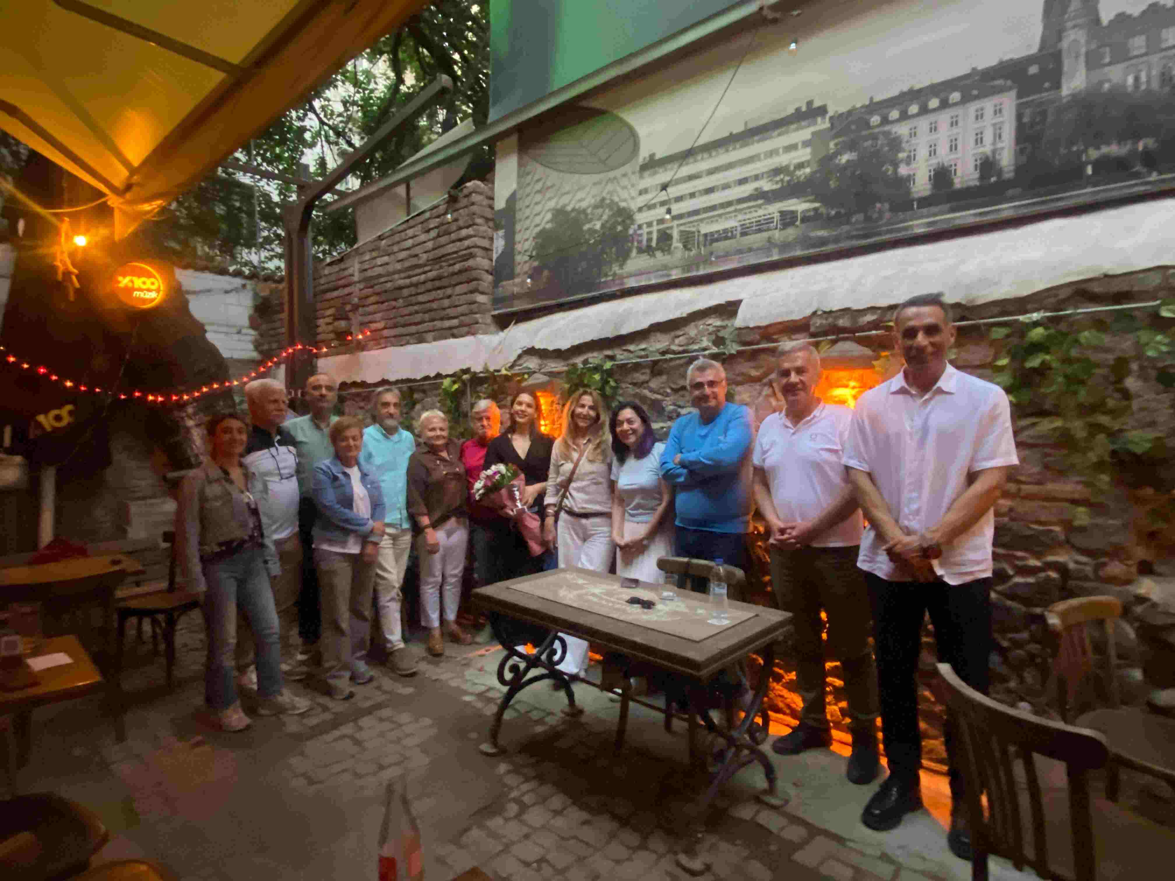 Merhaba Şampi̇yon 4 (1)