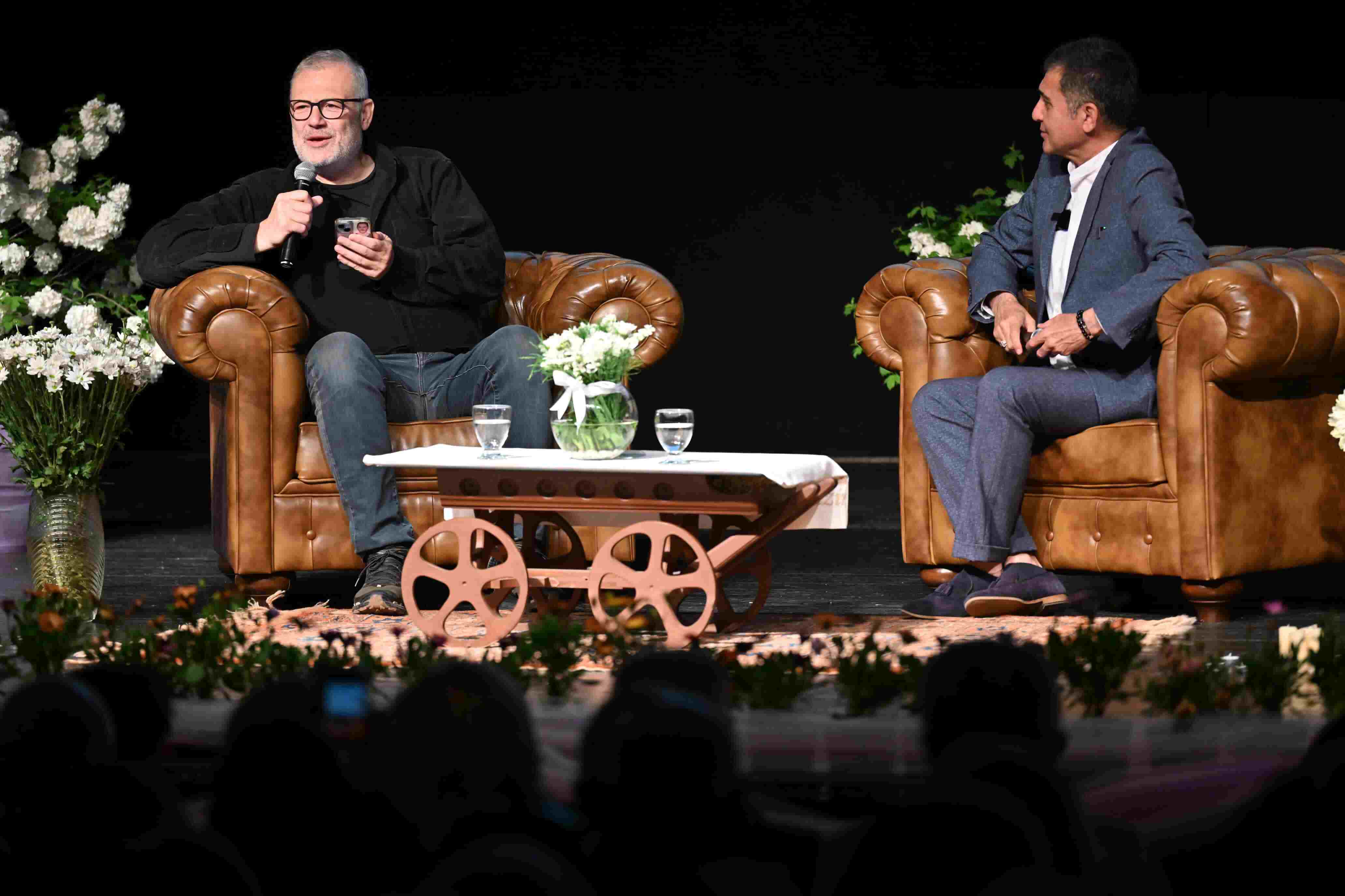 Salihli Zafer Keskiner Tiyatro Salonu