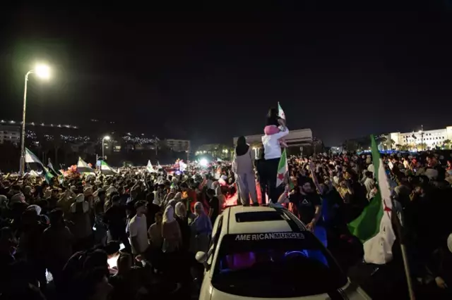 Suriye Sokaklara Döküldü