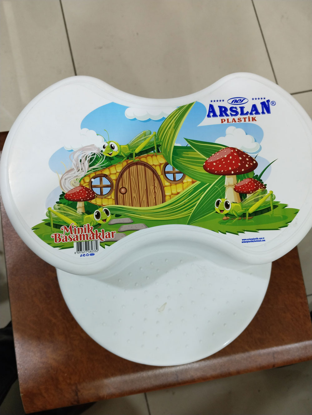 Aslan marka "Minik Basamaklar" adlı tabure