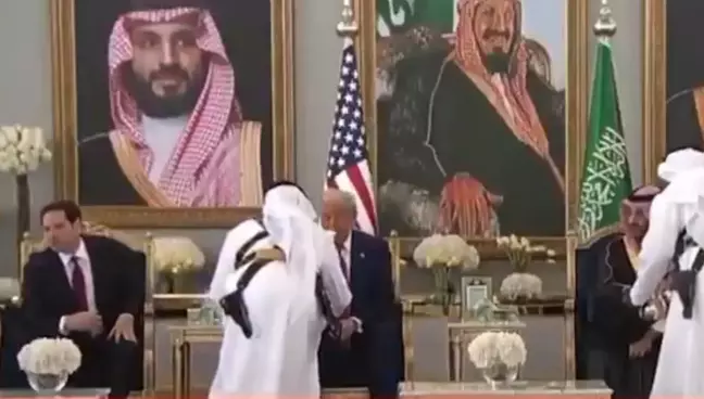 Trump'a Kahve Ikram Edildi