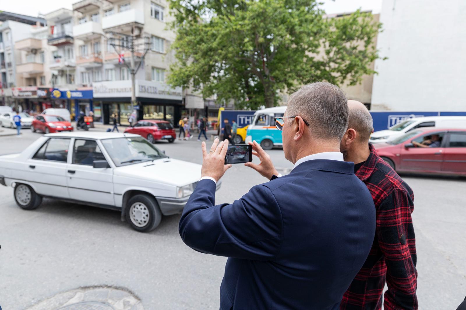 Üçkuyular Meydanı