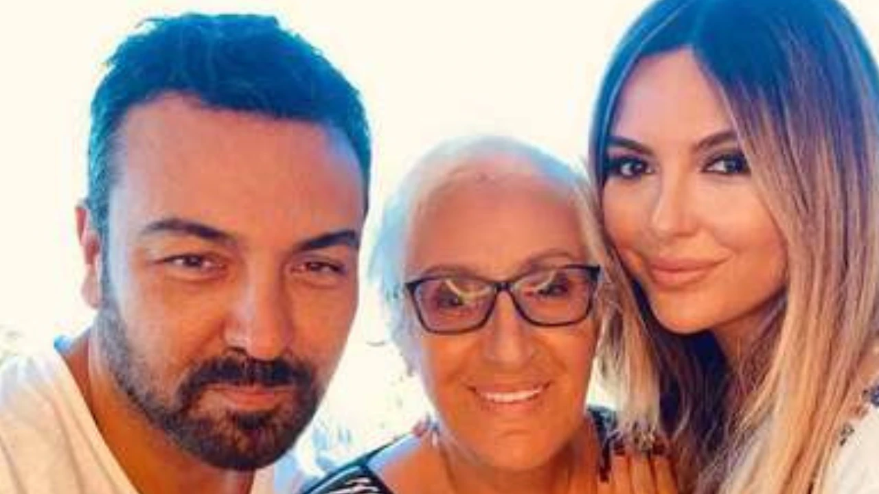 Ünlü Kardeşler Annelerini Kayetti