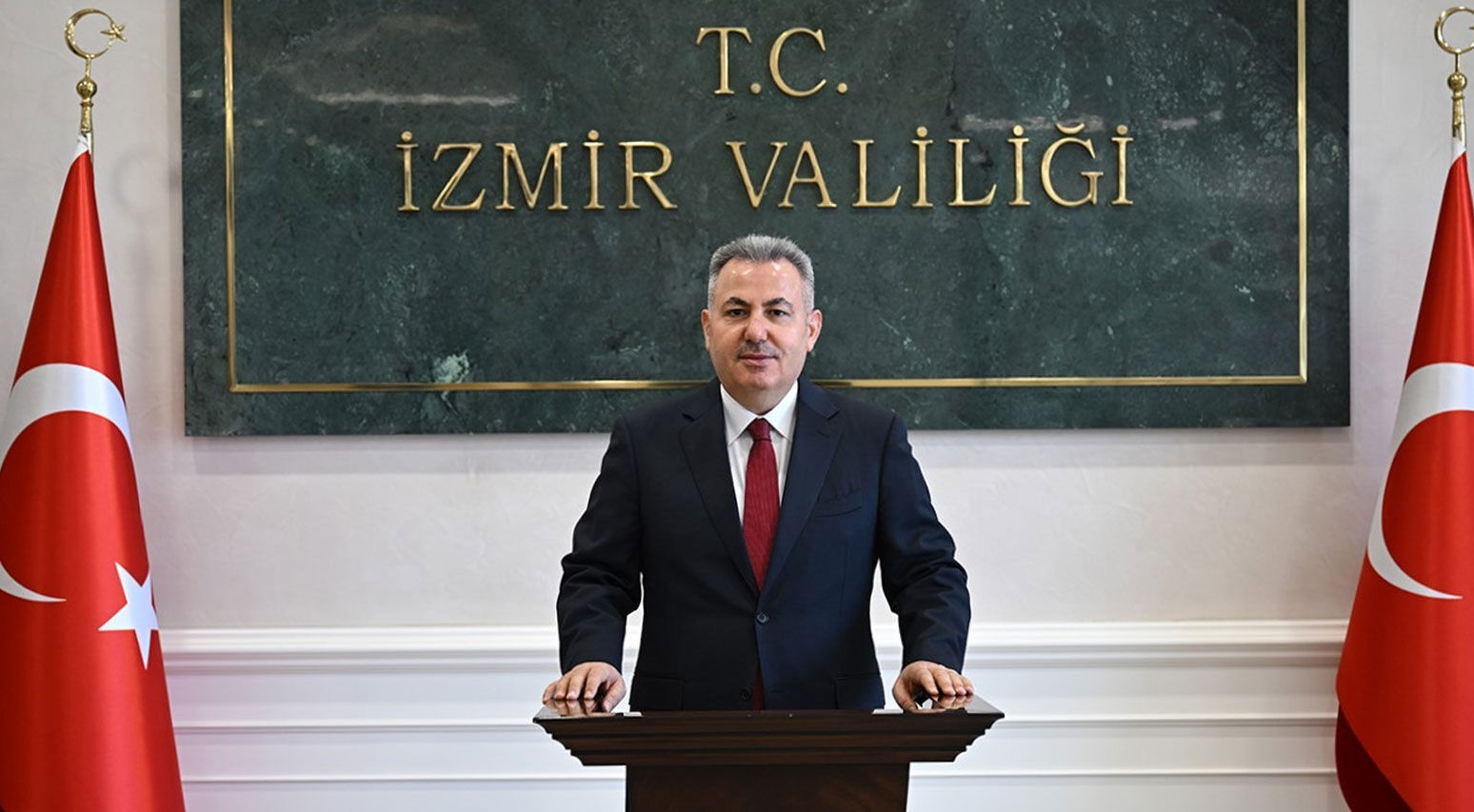 Vali Elbandan Izmire 19 Mayis Cagrisi Cumhuriyet Meydanimizda Bayram Coskusunu Yasamaya Davet E
