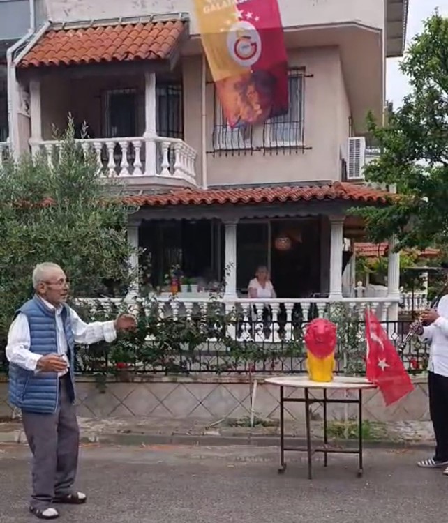 "Galatasaraylılar Derneği kurmak istiyorum"