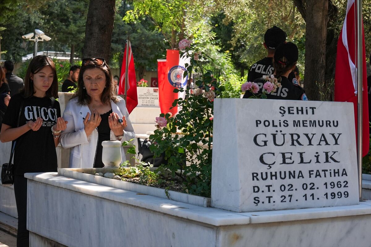 İzmir’de şehitler unutulmadı-1