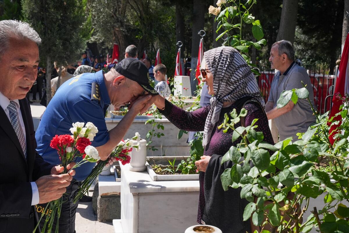 İzmir’de şehitler unutulmadı-2