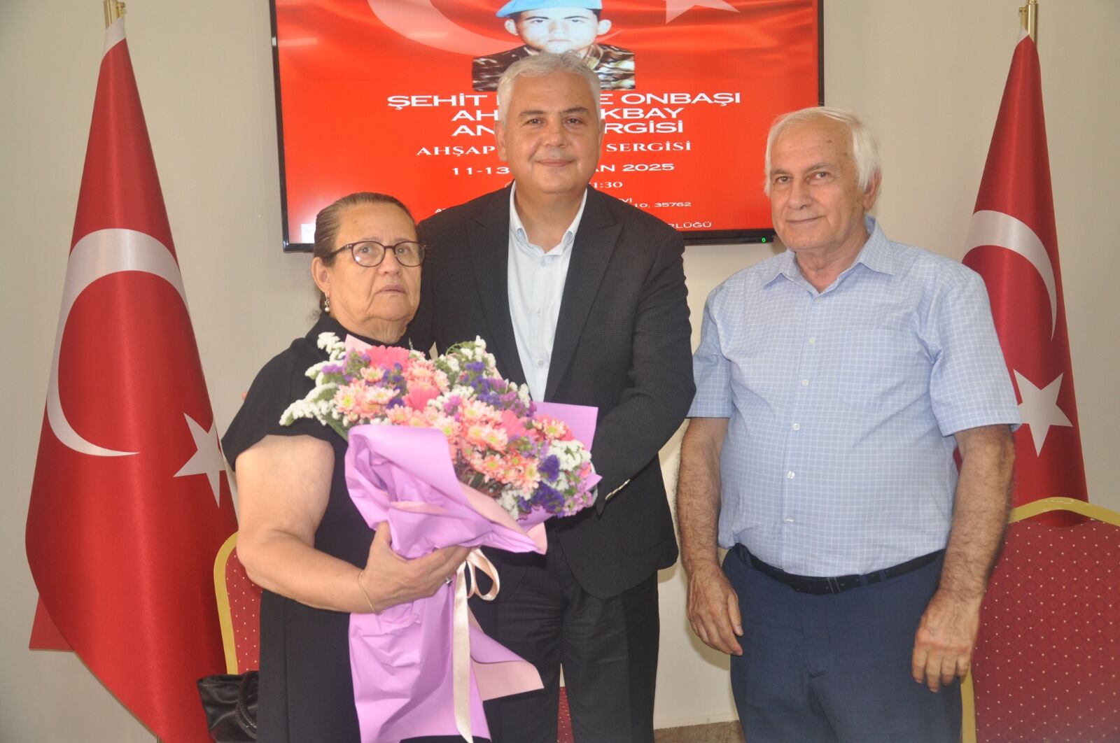 Anne Akbay’dan anlamlı sergi-2
