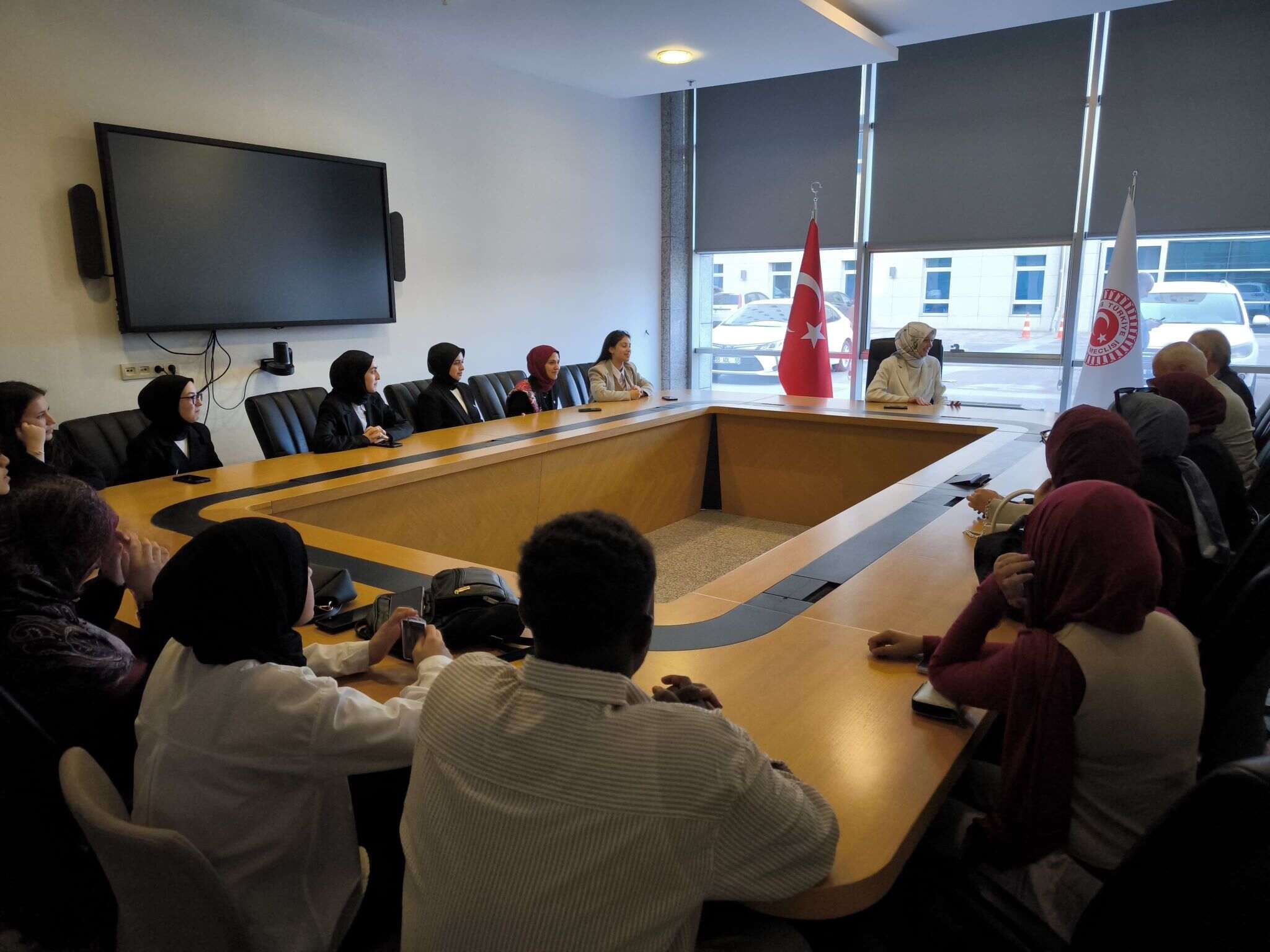 AK Parti İzmir Milletvekili