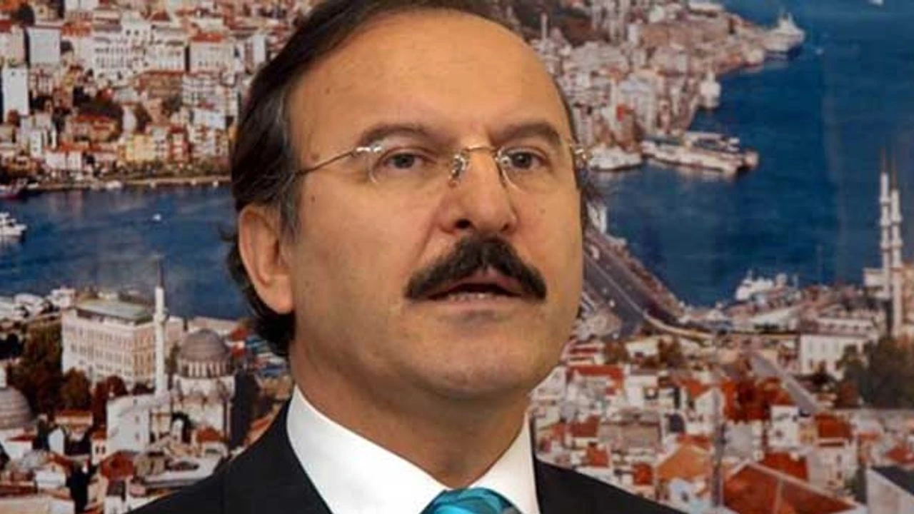 Ali Mufit Gurtuna Kimdir